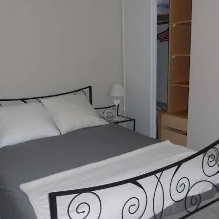 F2 Avec Balcon Et Parking, Proche Cure Et Centre-ville - Amelie-les-bains - Fr-1-703-84 Amelie-les-Bains-Palalda