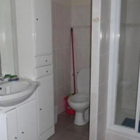 Apartment F2 Avec Balcon Et Parking, Proche Cure Et Centre-ville - Amelie-les-bains - Fr-1-703-84
