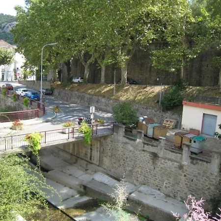 F2 Avec Balcon Et Parking, Proche Cure Et Centre-ville - Amelie-les-bains - Fr-1-703-84 Lejlighed
