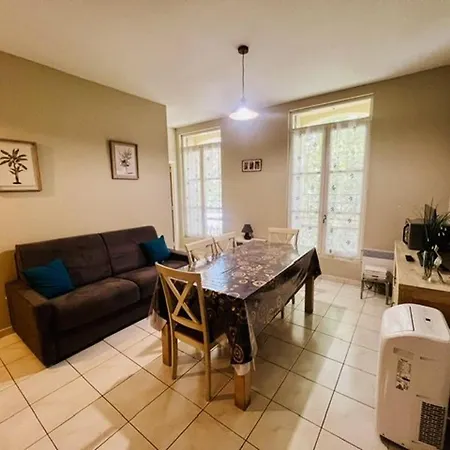 F2 Avec Balcon Et Parking, Proche Cure Et Centre-ville - Amelie-les-bains - Fr-1-703-84
