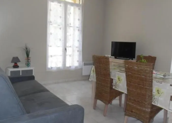 F2 Avec Balcon Et Parking, Proche Cure Et Centre-ville - Amelie-les-bains - Fr-1-703-84 * Amelie-les-Bains-Palalda