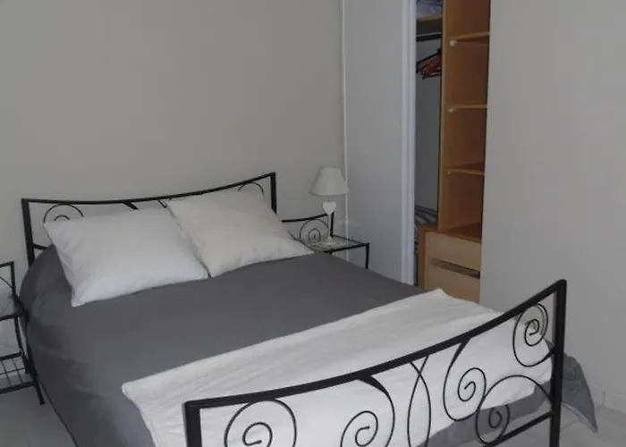 F2 Avec Balcon Et Parking, Proche Cure Et Centre-ville - Amelie-les-bains - Fr-1-703-84 Amelie-les-Bains-Palalda