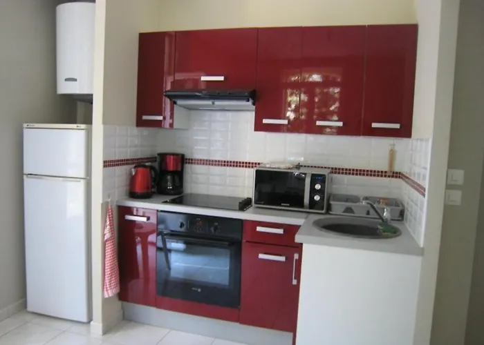 F2 Avec Balcon Et Parking, Proche Cure Et Centre-ville - Amelie-les-bains - Fr-1-703-84 * Amelie-les-Bains-Palalda