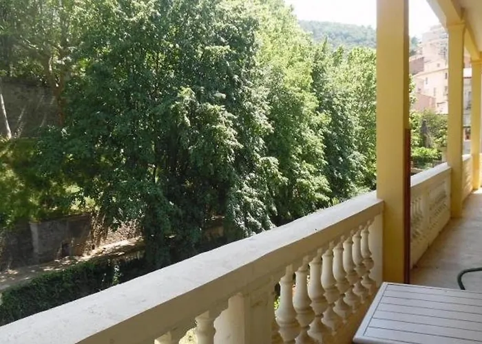 Apartment F2 Avec Balcon Et Parking, Proche Cure Et Centre-ville - Amelie-les-bains - Fr-1-703-84 *
